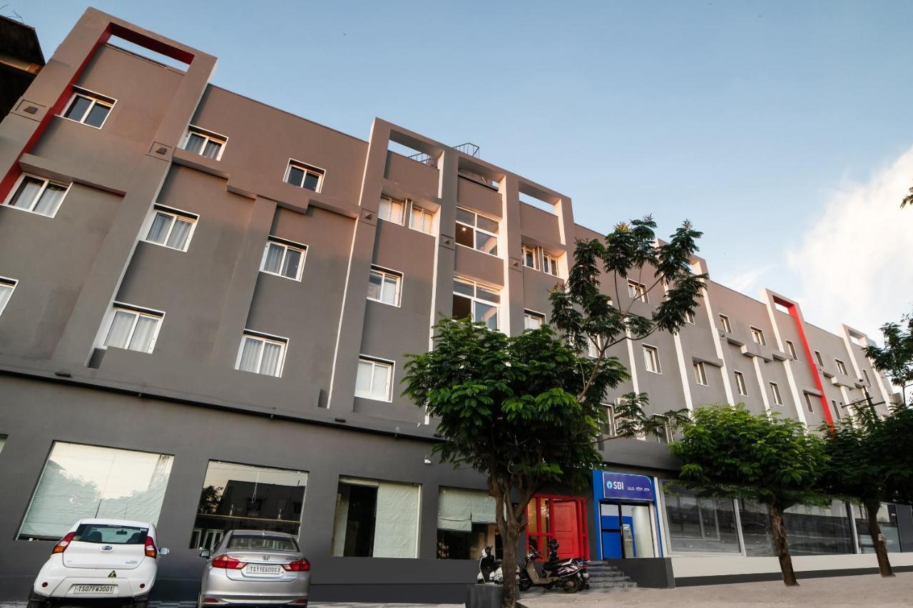 Townhouse Ss Aero Prime Hotel Shamshabad Exterior photo