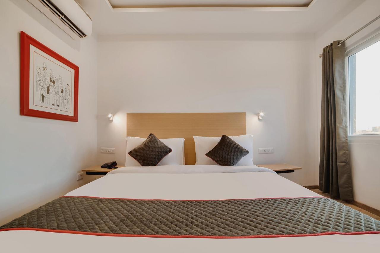 Townhouse Ss Aero Prime Hotel Shamshabad Exterior photo