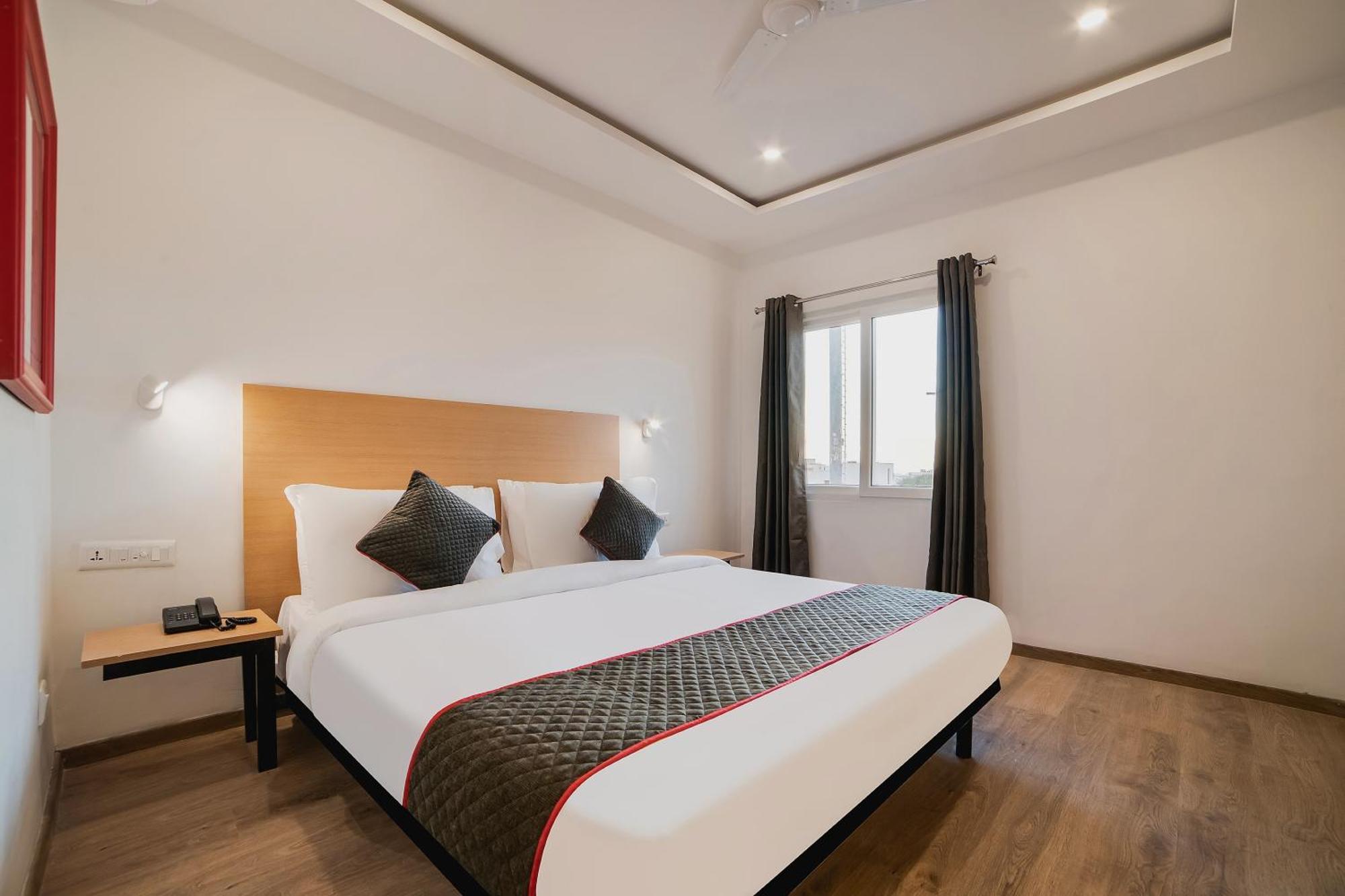 Townhouse Ss Aero Prime Hotel Shamshabad Exterior photo