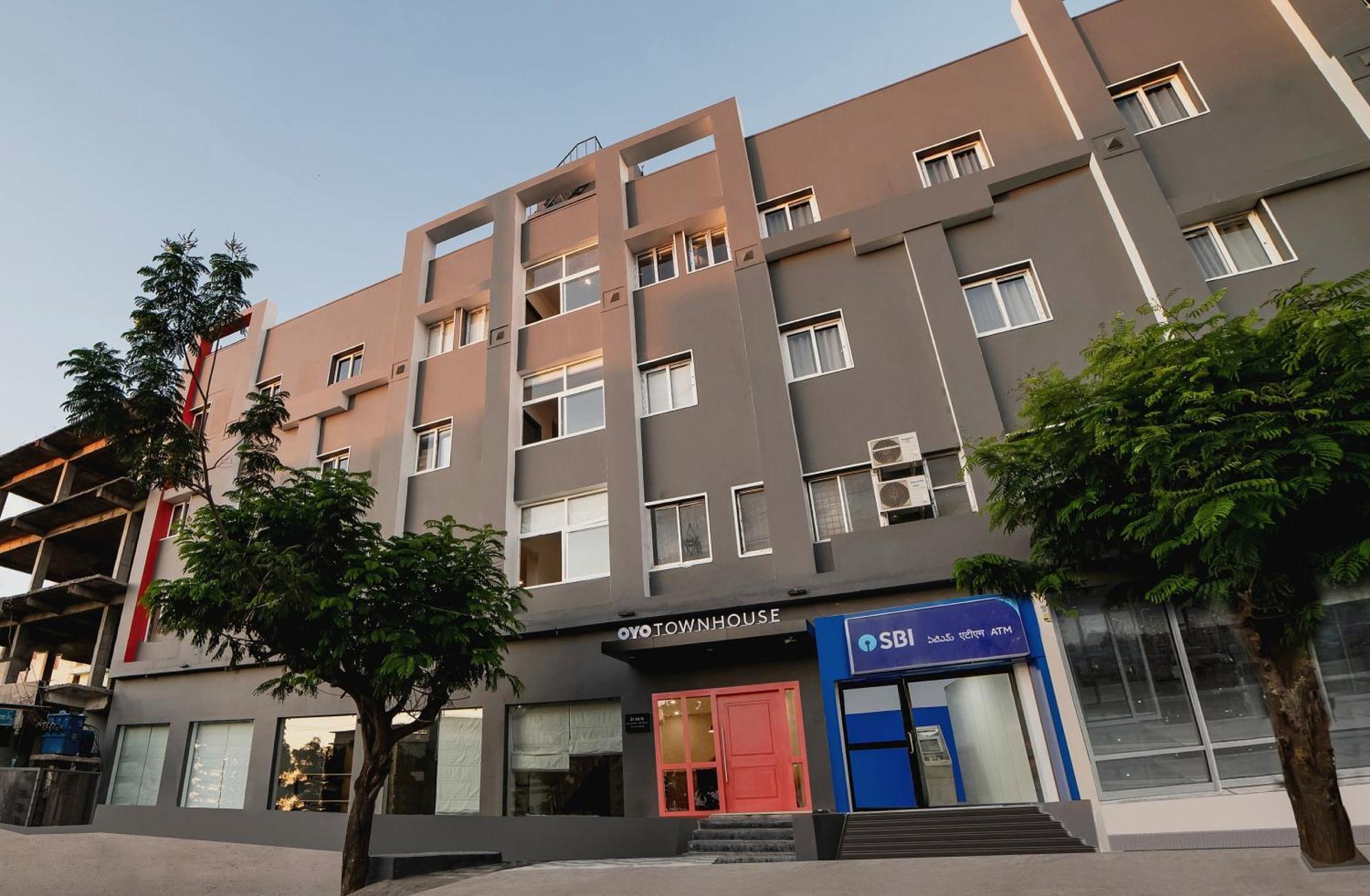Townhouse Ss Aero Prime Hotel Shamshabad Exterior photo
